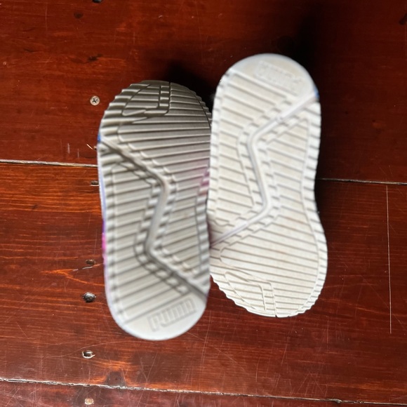 Puma white sneakers pink and purple swirl on the bottom size 11 little girls - Picture 9 of 9